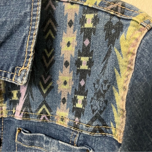 JOLT Womens Denim Jean Jacket Size S Short Style Stretch Panel Design Aztec EUC - Picture 4 of 9